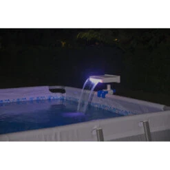 Cascade LED Multicolore Bestway -Pas Cher Piscine Magasin cascade lumineuse bestway 2